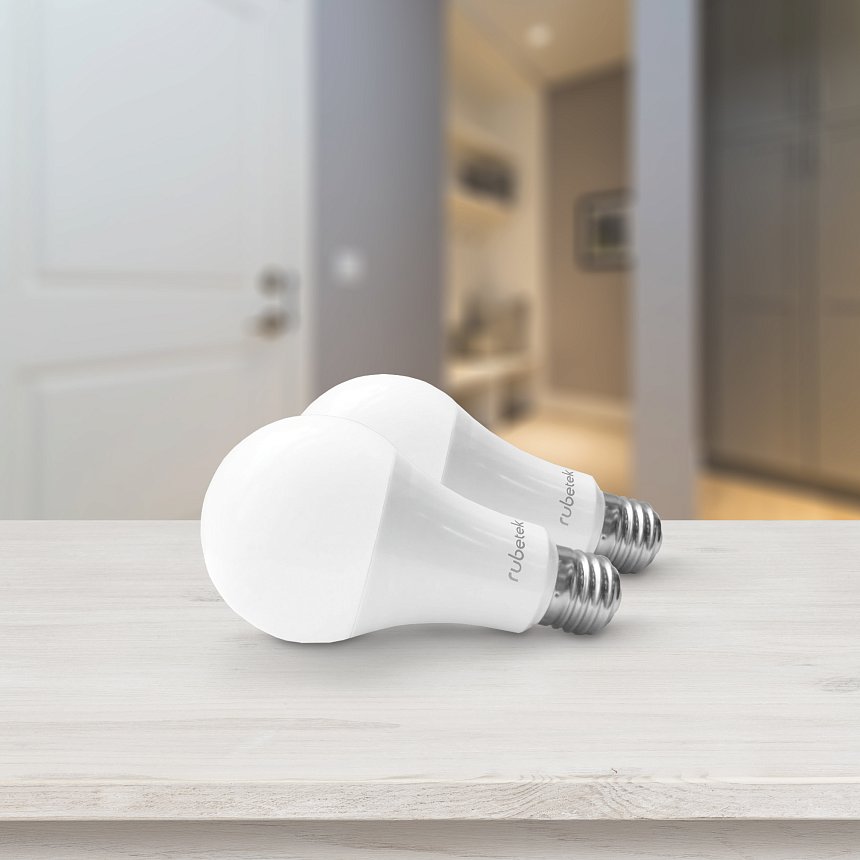 Комплект из 2-х ламп с датчиком движения и освещенности