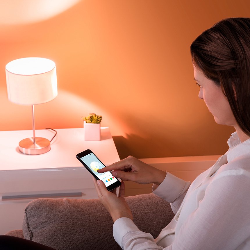 Умная Wi-Fi лампа Е14